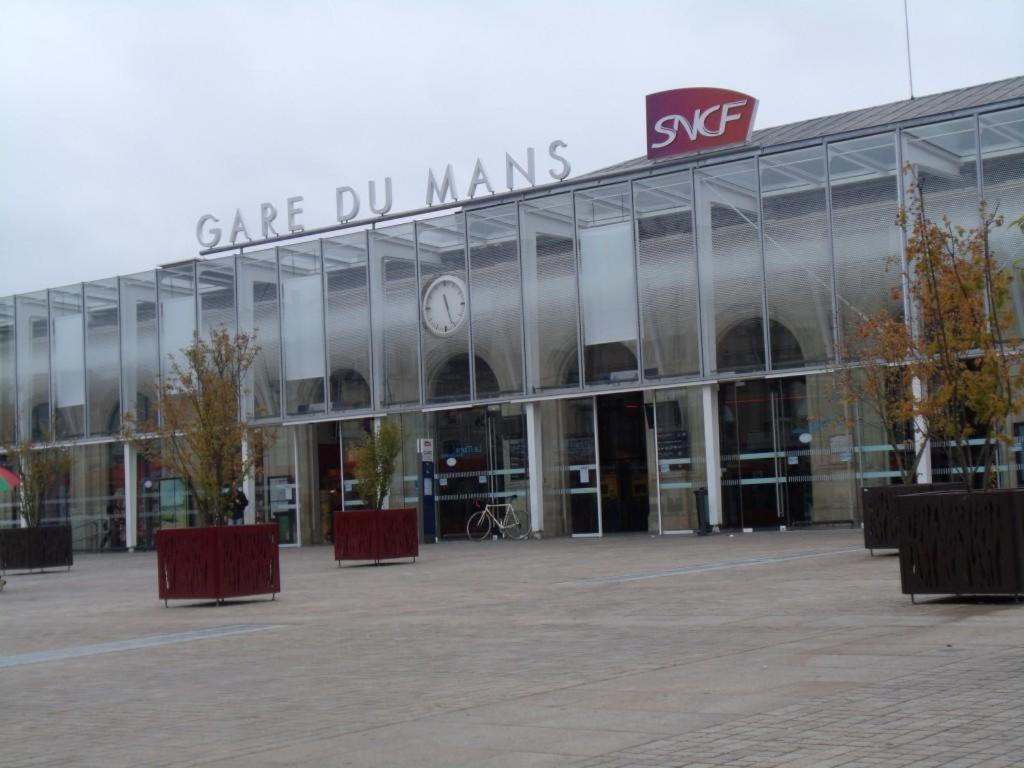 Agréable duplex Gare Le Mans Exterior foto