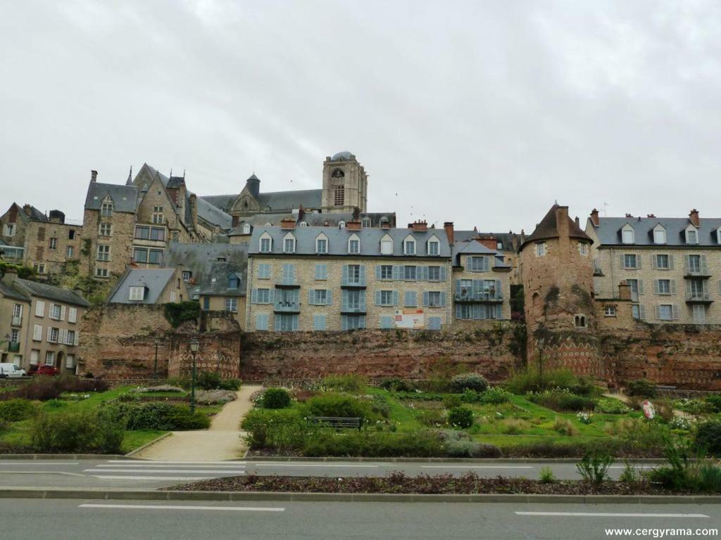 Agréable duplex Gare Le Mans Exterior foto